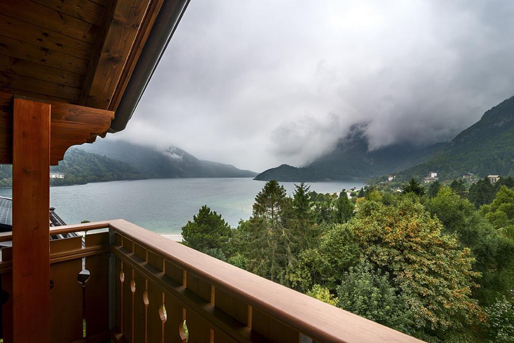 Lake&Nature Hotel Gloria Molveno Szoba fotó